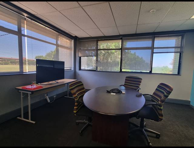 1,832M² OFFICE FOR SALE IN WOODMEAD